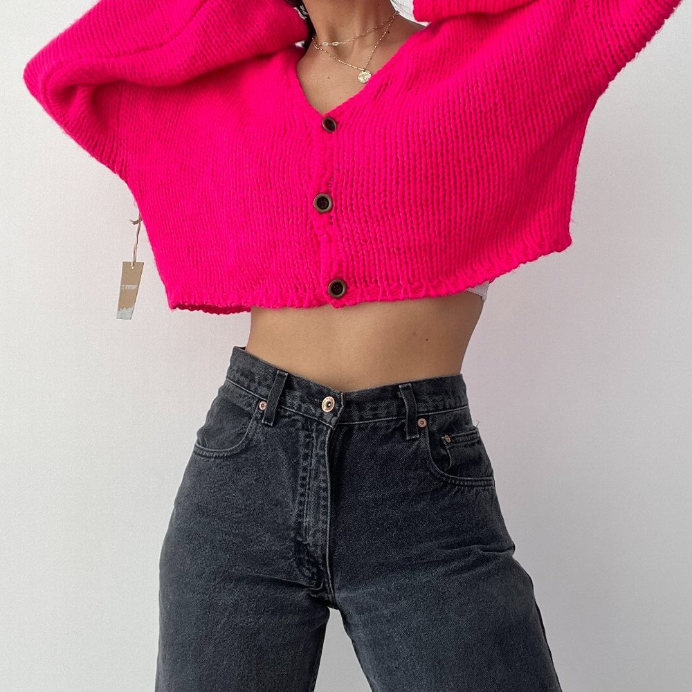 NWT Forever 21 pink cropped v neck button down cardigan sweater - Picture 2 of 10